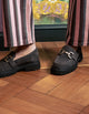 Mocasines Cadena Cuero Mujer Beca Gris Carmela