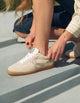 Zapatillas Urbanas Mujer Cuero Svea Beige Bullboxer
