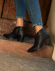 Botines Mujer Cuero Trenzado Taco Zeva Negro Bullboxer