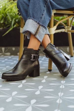 CARMELA BOTINES MUJER CUERO AMALIA-6-45 NEGRO