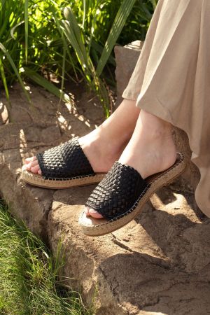 CARMELA SANDALIAS MUJER CUERO AMBRA-9-87 NEGRO