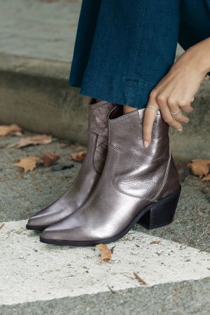 BOTAS CUERO CONSUELO-6-76 GRIS