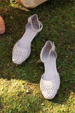 CARMELA SANDALIAS MUJER CUERO ELNA-9-71 PLATA