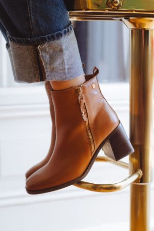CARMELA BOTINES MUJER CUERO LEIRE-6-29 CAMEL