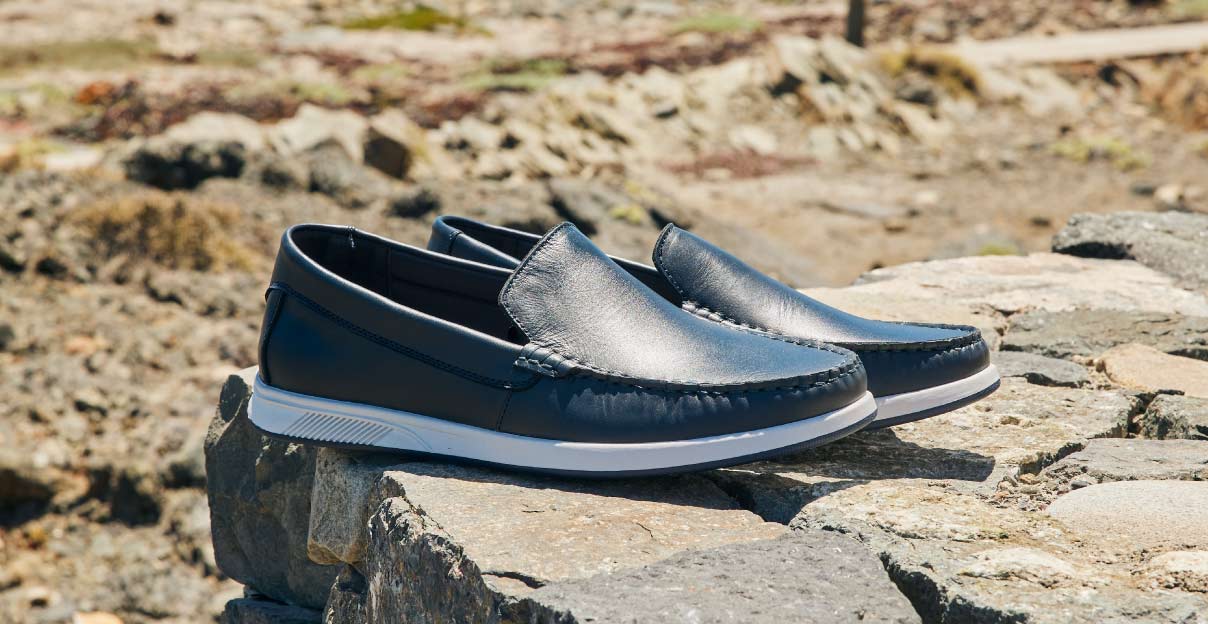 Zapato slip on de cuero azul para hombre